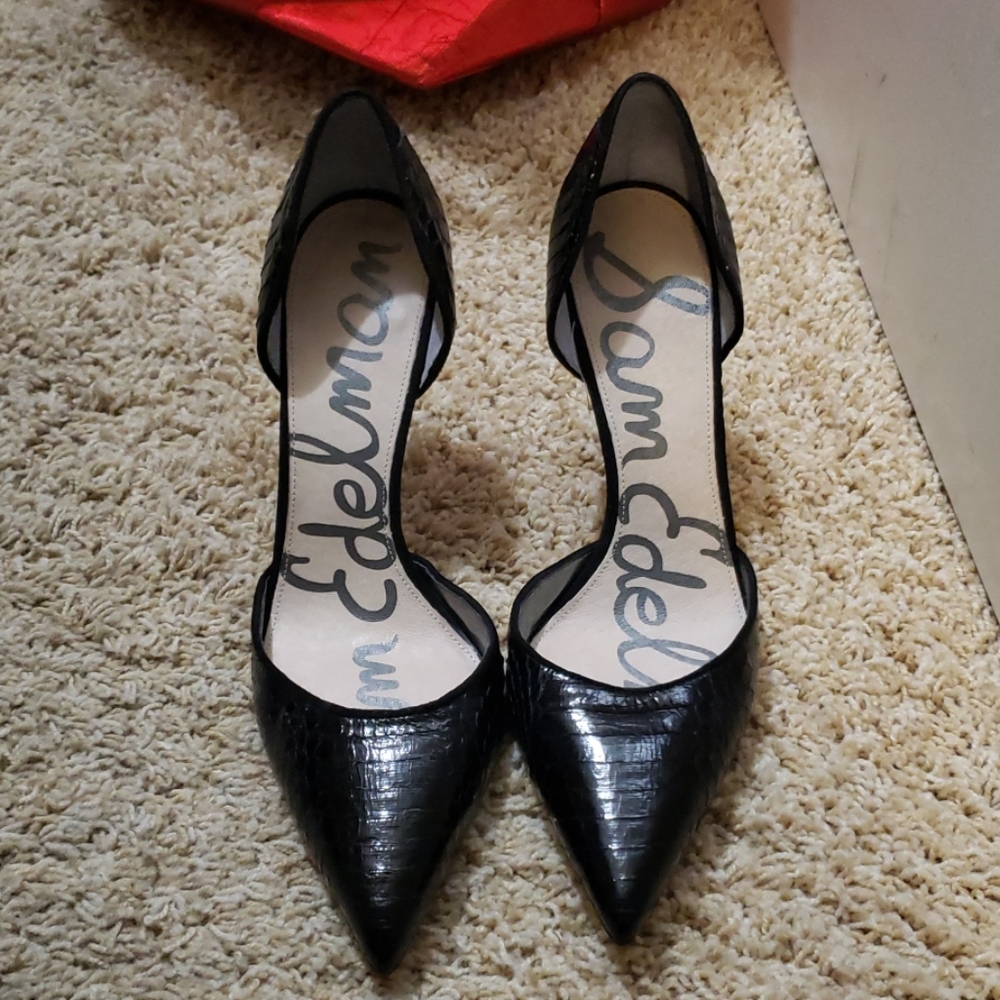 Sam Edelman 8.5 Croc embossed high heel pump.